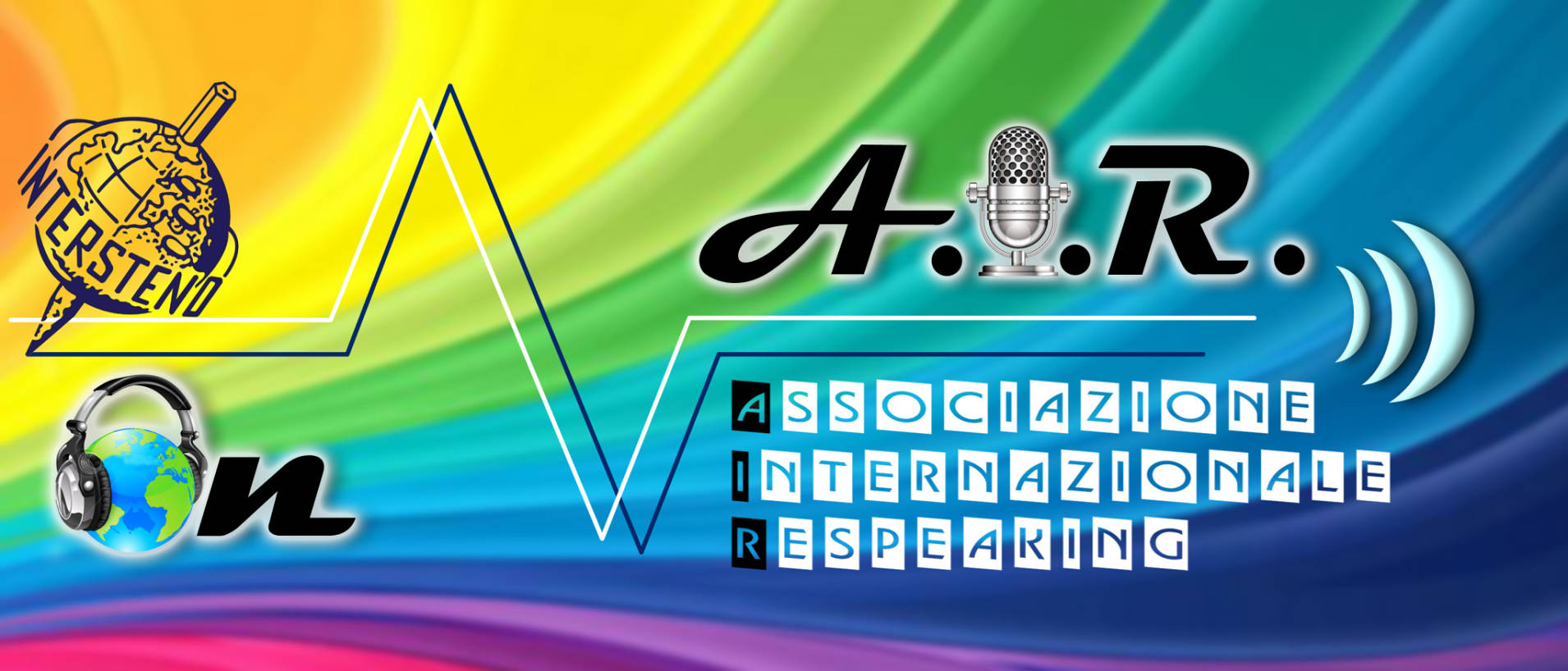 Logo a colori dell'associazione rappresentante delle onde sonore, un mondo con indosso delle cuffie al posto della O di on e un microfono anni 50 al posto della I di air